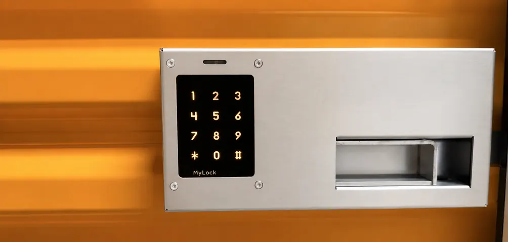 Laoboksi ukse nutilukk numbriklahvistikuga