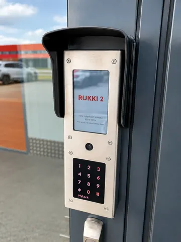 Välisukse pääsuterminal Rukki 2 ekraaniga